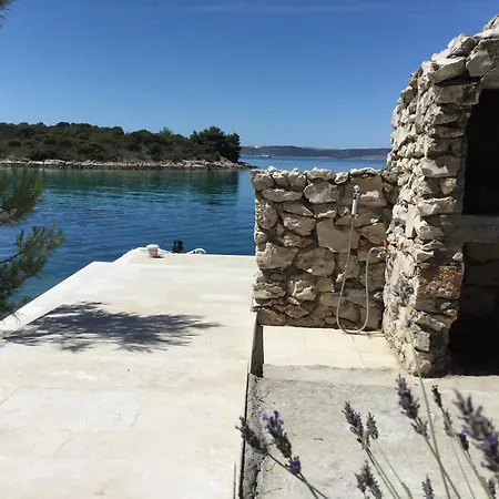 纯天然度假屋 *