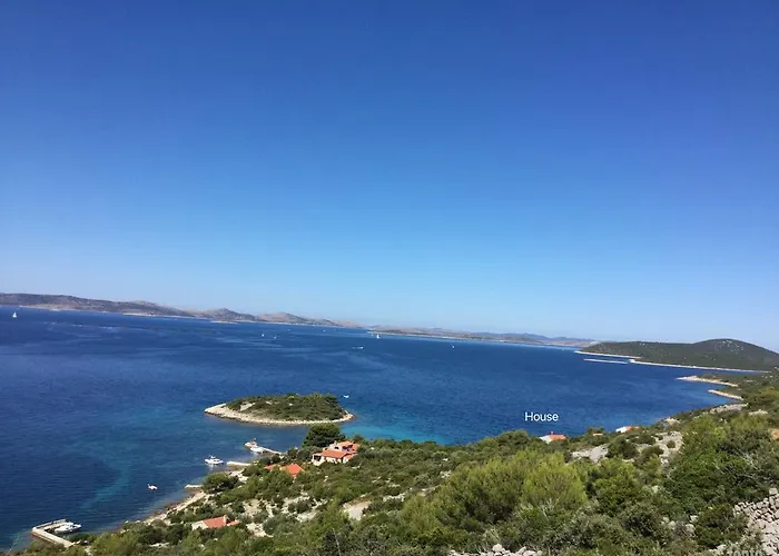 Pure Nature بيت للعطل *